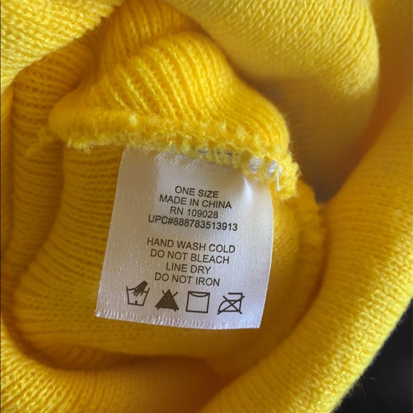 New Heart Emoji beanie winter hat one size fts all - Picture 6 of 6